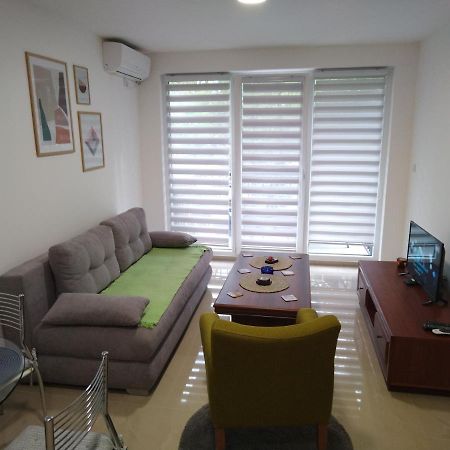 Apartman "N" Srebrno Jezero Ostrovo ภายนอก รูปภาพ