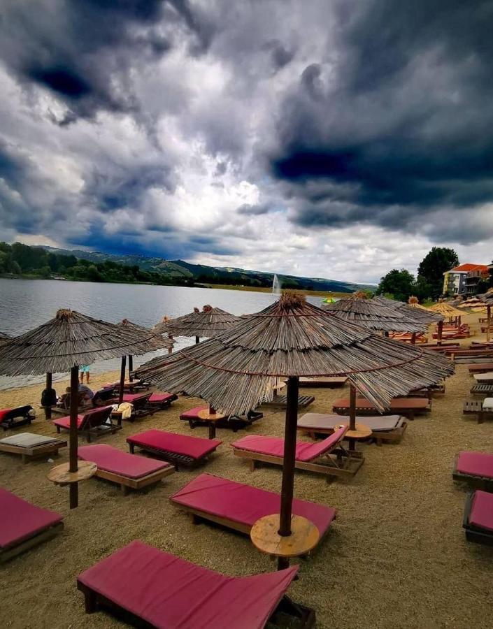 Apartman "N" Srebrno Jezero Ostrovo ภายนอก รูปภาพ